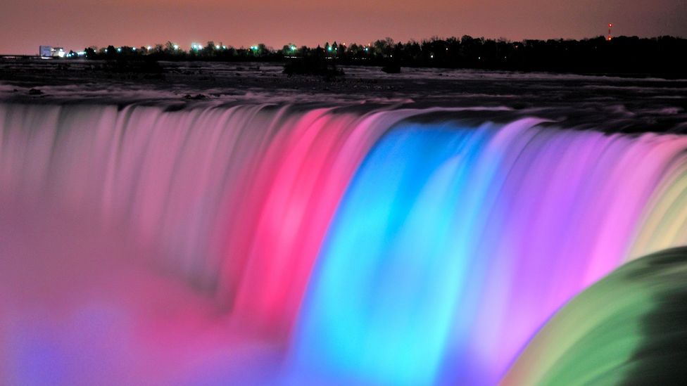 Party Bus Rentals in Niagara Falls