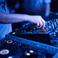 Live DJ
